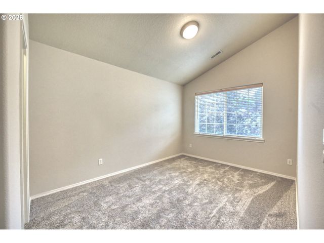 3518 Se PINEWOOD Ave, Hillsboro, OR 97123