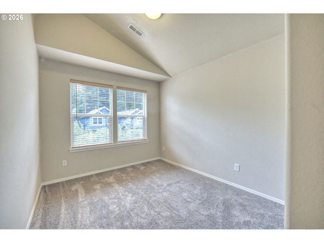 3518 Se PINEWOOD Ave, Hillsboro, OR 97123