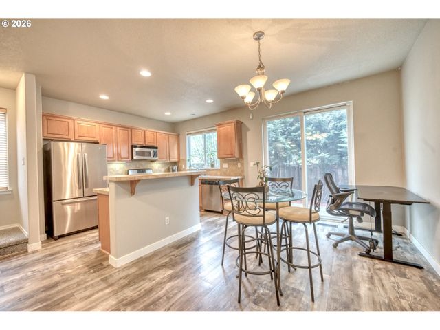3518 Se PINEWOOD Ave, Hillsboro, OR 97123
