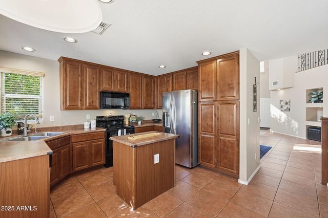 1233 E MARCELLA Lane, Gilbert, AZ 85295