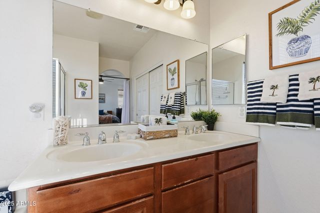 1233 E MARCELLA Lane, Gilbert, AZ 85295