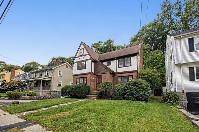 15 Crehore Rd, Newton, MA 02467