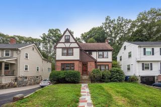 15 Crehore Rd, Newton, MA 02467