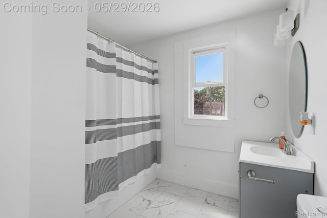 255 Poplar Street, Wyandotte, MI 48192