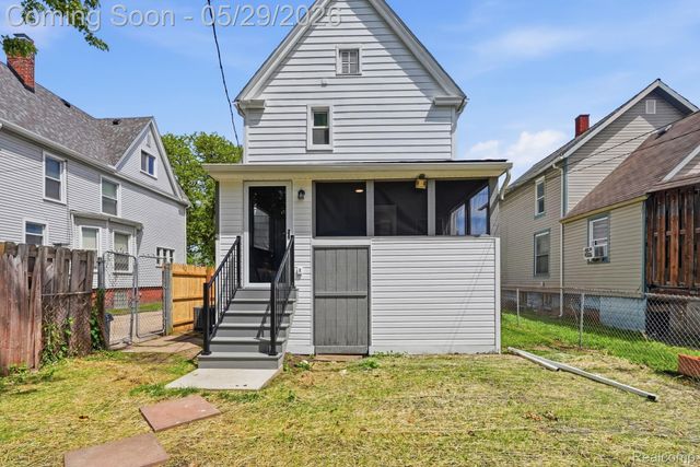 255 Poplar Street, Wyandotte, MI 48192