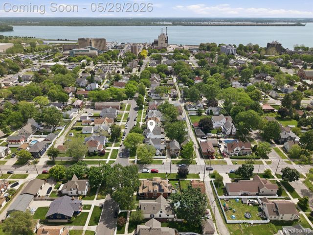 255 Poplar Street, Wyandotte, MI 48192