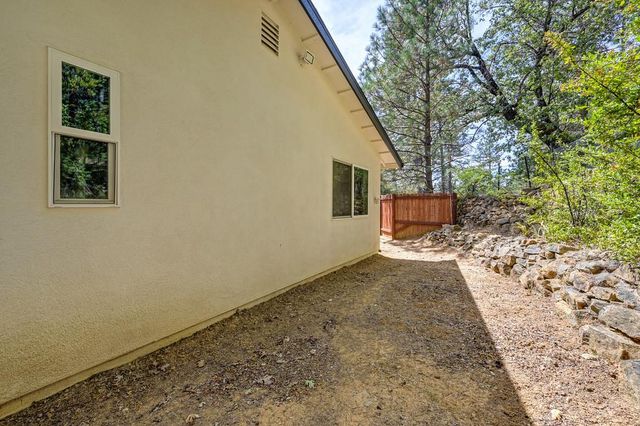 15851 Mcelroy Rd, Meadow Vista, CA 95722