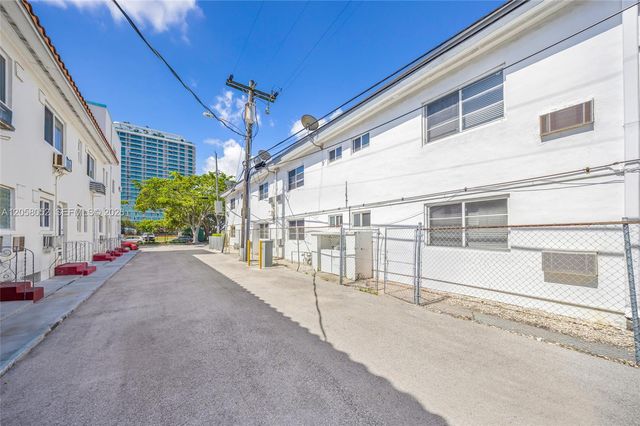 535 73rd St 1-8, Miami Beach, FL 33141