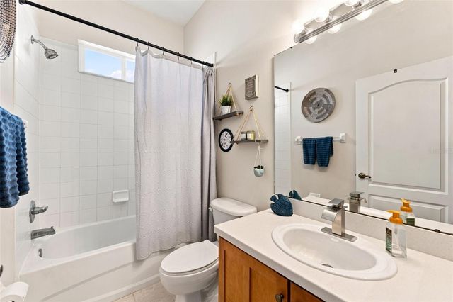 18022 LAKE REFLECTIONS BOULEVARD, Lutz, FL 33558