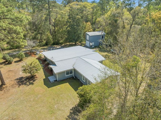 190 Meadowbrook Lane, Defuniak Springs, FL 32435