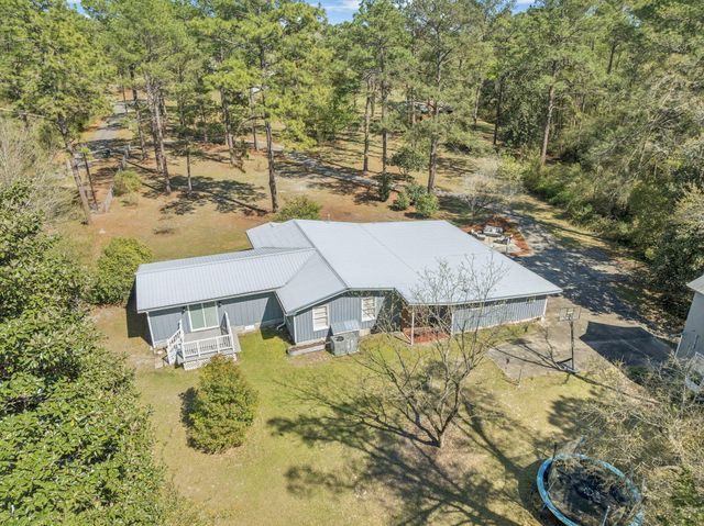 190 Meadowbrook Lane, Defuniak Springs, FL 32435