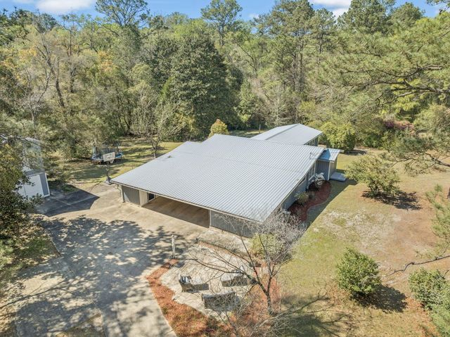 190 Meadowbrook Lane, Defuniak Springs, FL 32435