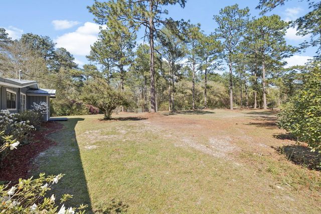 190 Meadowbrook Lane, Defuniak Springs, FL 32435