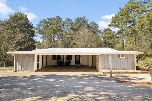 190 Meadowbrook Lane, Defuniak Springs, FL 32435