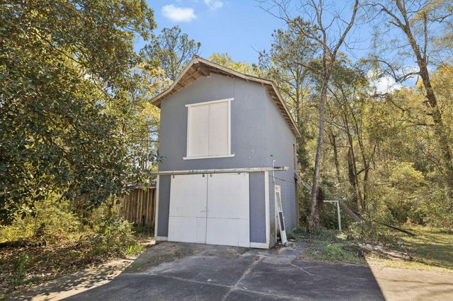 190 Meadowbrook Lane, Defuniak Springs, FL 32435