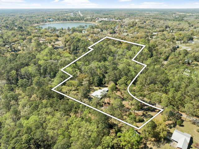 190 Meadowbrook Lane, Defuniak Springs, FL 32435