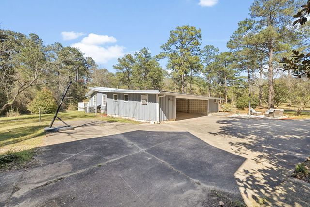 190 Meadowbrook Lane, Defuniak Springs, FL 32435