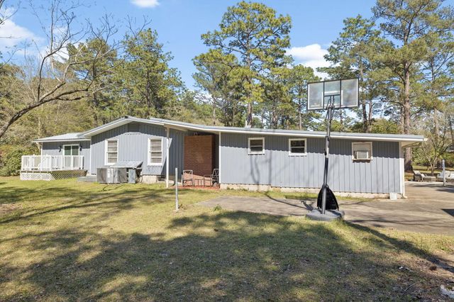 190 Meadowbrook Lane, Defuniak Springs, FL 32435