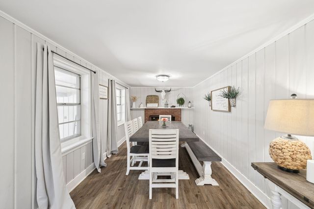 190 Meadowbrook Lane, Defuniak Springs, FL 32435