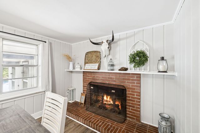 190 Meadowbrook Lane, Defuniak Springs, FL 32435