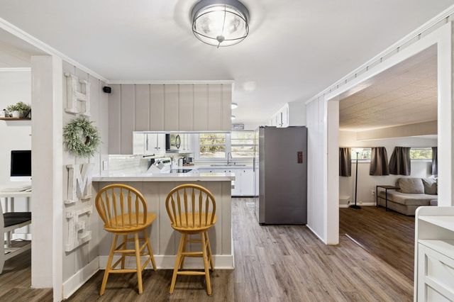 190 Meadowbrook Lane, Defuniak Springs, FL 32435