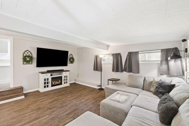 190 Meadowbrook Lane, Defuniak Springs, FL 32435