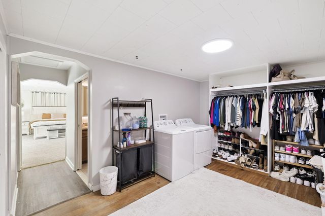 190 Meadowbrook Lane, Defuniak Springs, FL 32435