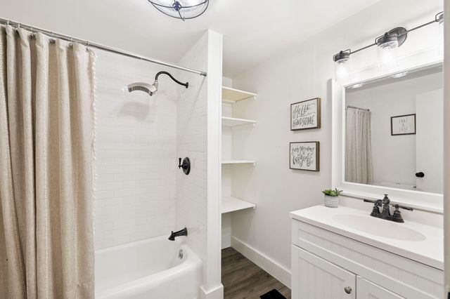 190 Meadowbrook Lane, Defuniak Springs, FL 32435