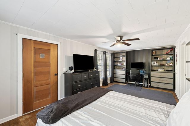 190 Meadowbrook Lane, Defuniak Springs, FL 32435