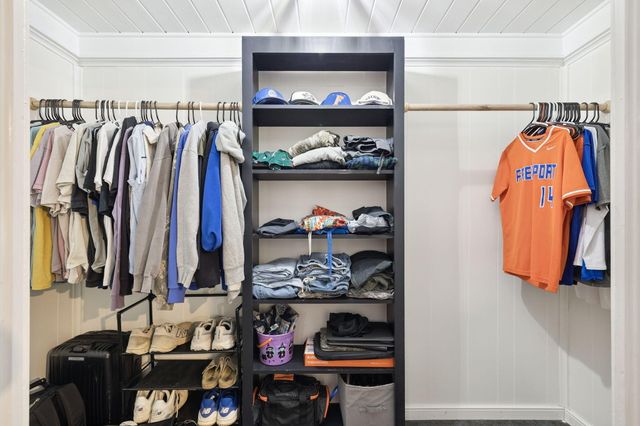 190 Meadowbrook Lane, Defuniak Springs, FL 32435