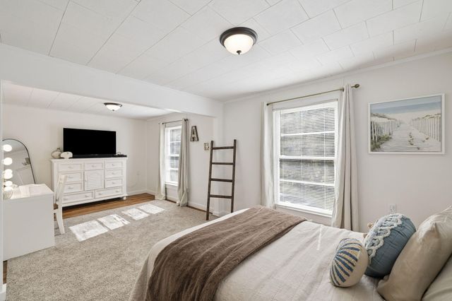 190 Meadowbrook Lane, Defuniak Springs, FL 32435