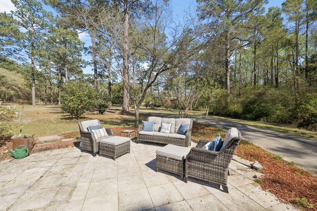 190 Meadowbrook Lane, Defuniak Springs, FL 32435