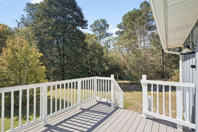 190 Meadowbrook Lane, Defuniak Springs, FL 32435