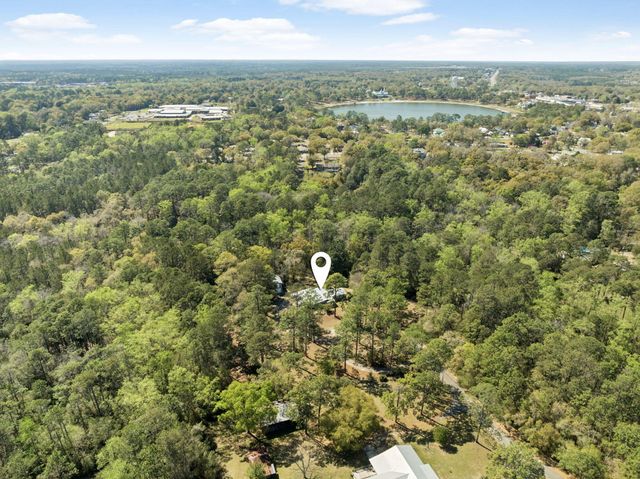 190 Meadowbrook Lane, Defuniak Springs, FL 32435