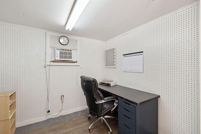 190 Meadowbrook Lane, Defuniak Springs, FL 32435