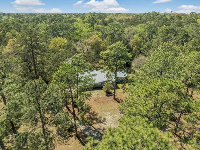 190 Meadowbrook Lane, Defuniak Springs, FL 32435