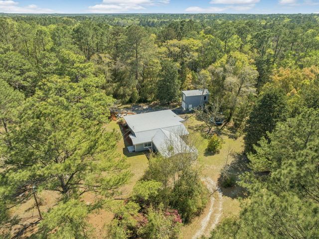 190 Meadowbrook Lane, Defuniak Springs, FL 32435