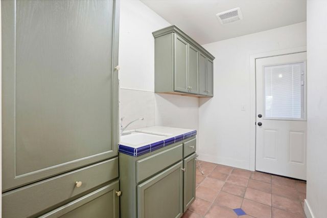3870 E Nevada Avenue, Fresno, CA 93702