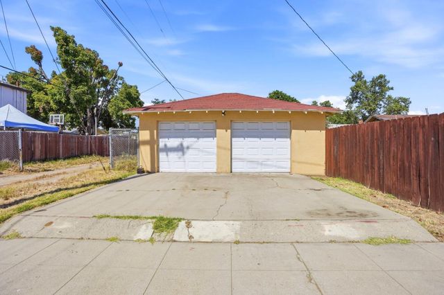 3870 E Nevada Avenue, Fresno, CA 93702