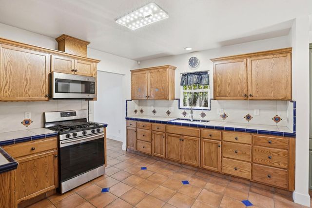 3870 E Nevada Avenue, Fresno, CA 93702
