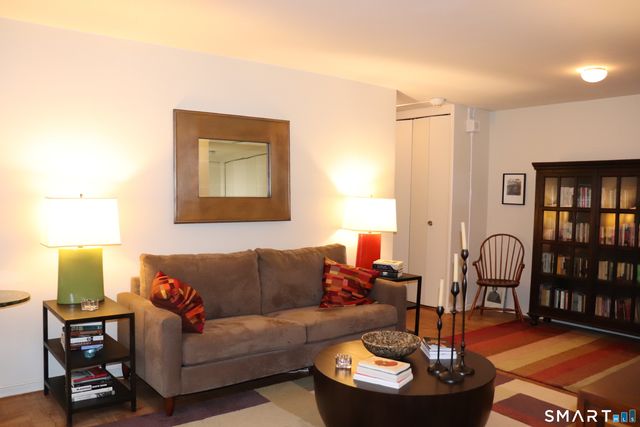 31 Woodland Street 1J, Hartford, CT 06111