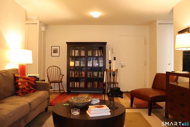 31 Woodland Street 1J, Hartford, CT 06111