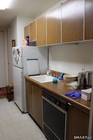 31 Woodland Street 1J, Hartford, CT 06111