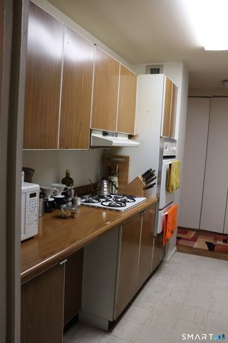 31 Woodland Street 1J, Hartford, CT 06111