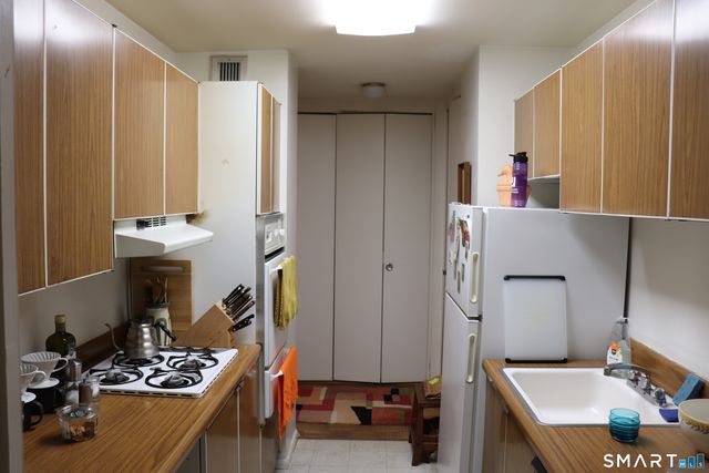 31 Woodland Street 1J, Hartford, CT 06111