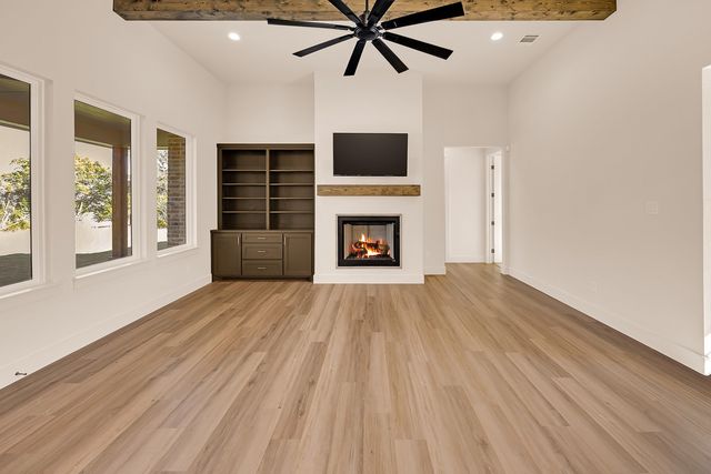 7164 Carnoustie Drive, Cleburne, TX 76033