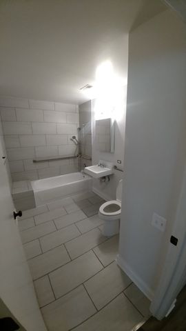 4752 S Wabash Avenue 205, Chicago, IL 60615