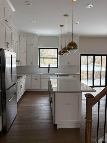 148 Mulberry Street, Cincinnati, OH 45202