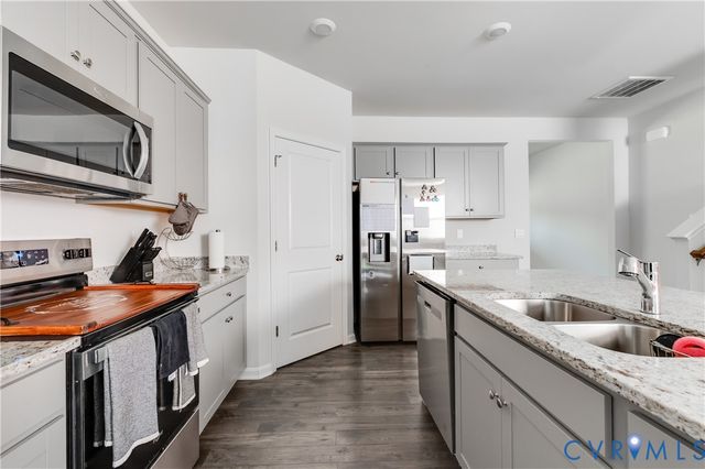 9955 Peacefield Ln, Petersburg, VA 23803