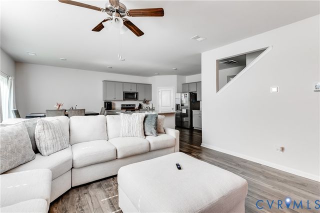 9955 Peacefield Ln, Petersburg, VA 23803